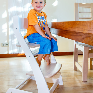 Растущий стул из массива ясеня для детей  от 2-х лет