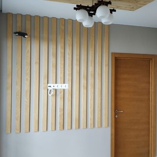 Баффели из шпона ясеня в дизайне квартире