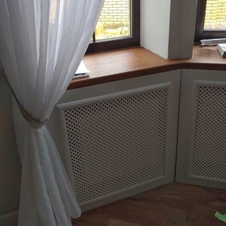 Шпонированный подоконник и радиаотрный экран под эмалью