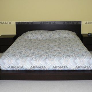 Спальня: кровать и тумбочки по эскизам заказчика. 